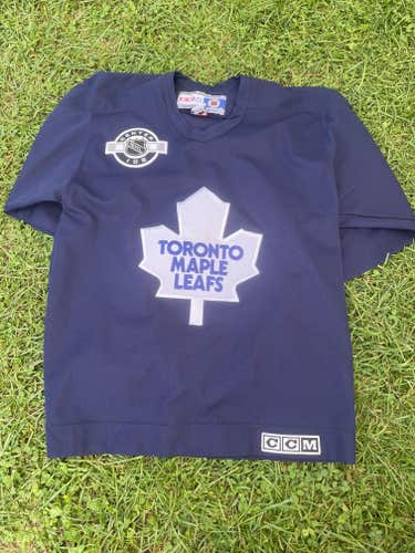 Toronto Maple Leafs Medium Adult CCM Jersey (Used)