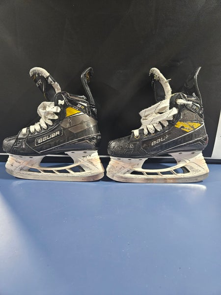 2020 Bauer Supreme 3S Pro Hockey Skates Regular Width Size 2 (Used)