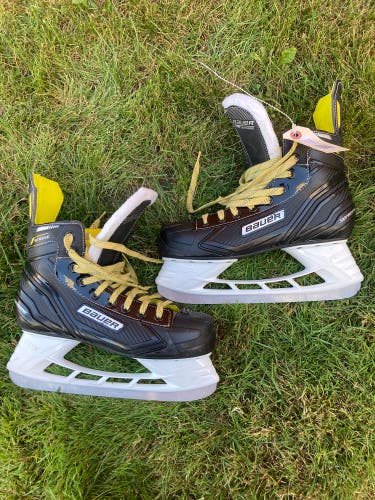 Bauer Supreme Strike Hockey Skates | Size 8