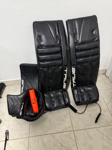 35" True Catalyst 7X3 Goalie Leg Pads and Catcher and Blocker