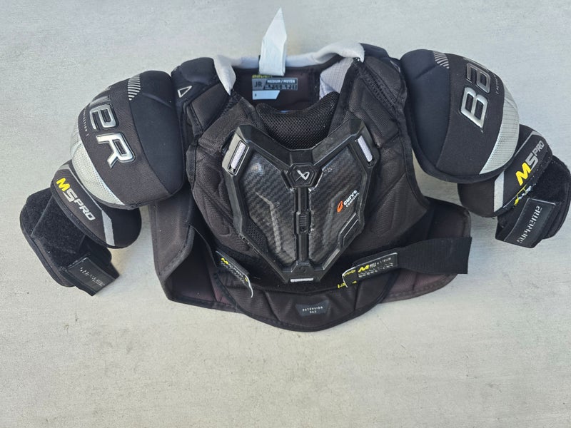 Medium Junior Bauer M5 Pro Shoulder Pads (Used)