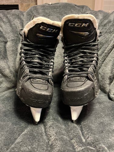 CCM RibCor 90K Hockey Skates Regular Width Size 5.5 (Used)