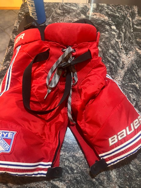 Men's Junior Medium Bauer Hockey Pants (Used)