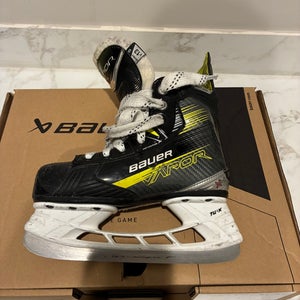 2023 Bauer Vapor X4 Hockey Skates Regular Width 13 (Used)