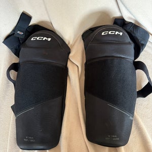 Senior CCM 16" Shin Pads (Used)