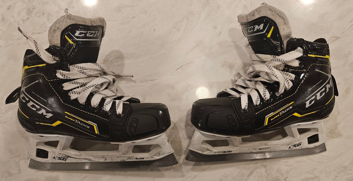 CCM Super Tacks 9380 Hockey Goalie Skates Regular Width Size 1.5 (Used)