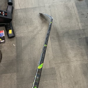 Junior Bauer Ag5nt Right Handed Hockey Stick P92 (Used)