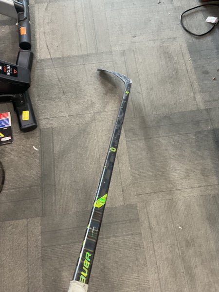 Junior Bauer Ag5nt Right Handed Hockey Stick P92 (Used)