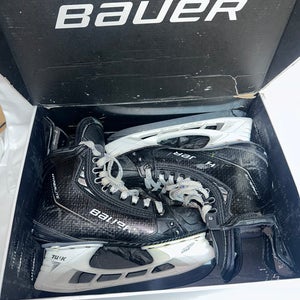 Bauer Vapor Hyperlite Hockey Skates Regular Width Pro Stock 5 (Used)