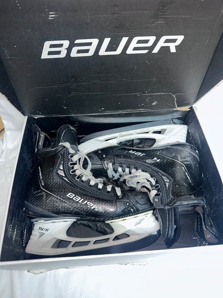 Bauer Vapor Hyperlite Hockey Skates Regular Width Pro Stock 5 (Used)