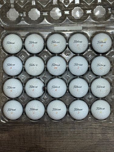 20 Titleist Velocity Golf Balls
