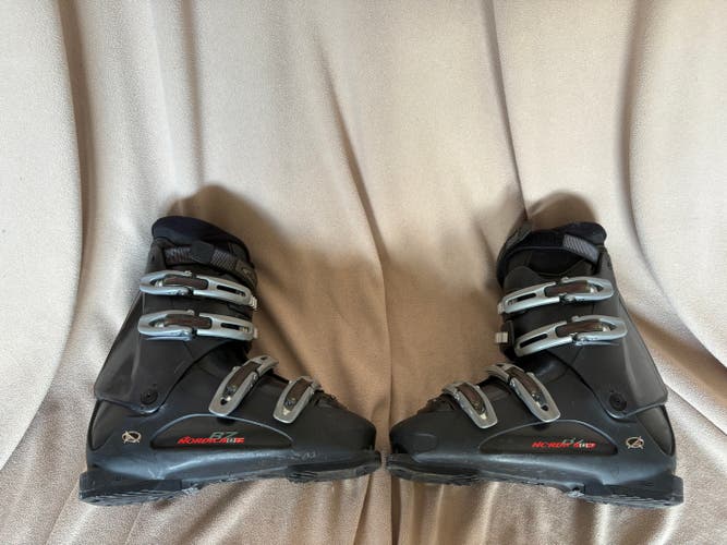 Mondo 29 & 29.5 Nordica All Mountain B7 Ski Boots (Used)