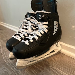 True Pro Custom Hockey Skates Pro Stock size 2 (Used)