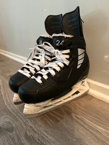 True Pro Custom Hockey Skates Pro Stock size 2 (Used)