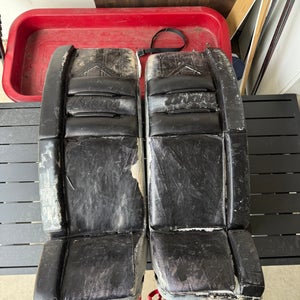 35" Brian's Goalie Leg Pads (Used)