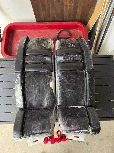 35" Brian's Goalie Leg Pads (Used)