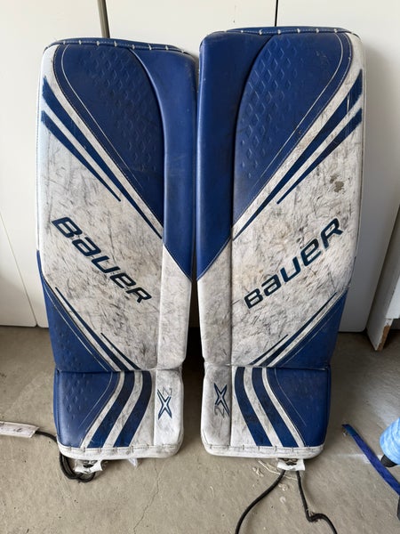 Medium Bauer Goalie Leg Pads Pro Stock (Used)