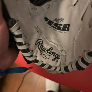 Rawlings RH Baseball Glove