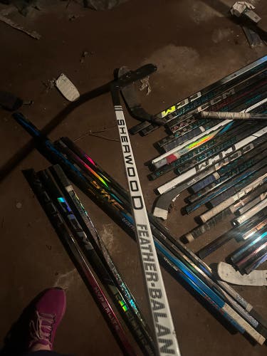 Connor bedard “autographed” Sher wood pmp 7000
