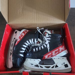 CCM JetSpeed FT4 Pro Hockey Skates INT Size 5.5 - Tapered (Used)