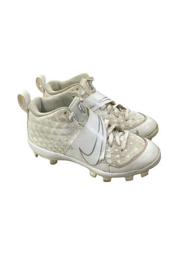 Used Nike Jr FB Cleats White Junior 04.5 11347-S000256430