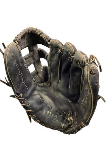 Used Wilson A2144 GEORGE BRETT BB/SB Glove RH Throw Black 13" 11347-S000256384
