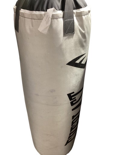 Used Everlast 65 LB HEAVY BAG Boxing Heavy Bag Grey 60 lb 11347-S000256367