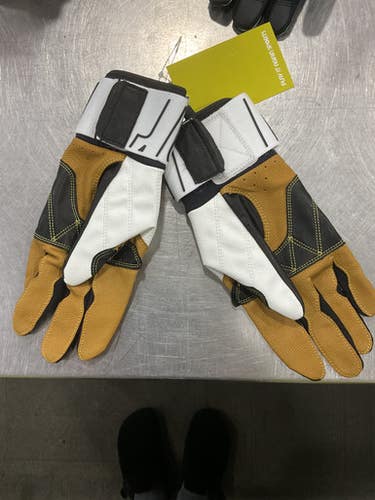 Used Marucci BB/SB Batting Gloves Black MD 11614-S000222252