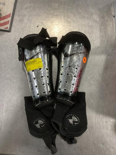 Used Nike Soccer Shin Guards Adult Grey MD 11614-S000222249