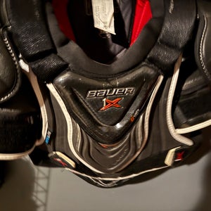 Large Junior Bauer Vapor Shoulder Pads (Used)