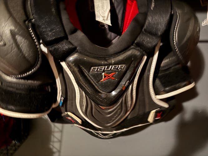 Large Junior Bauer Vapor Shoulder Pads (Used)