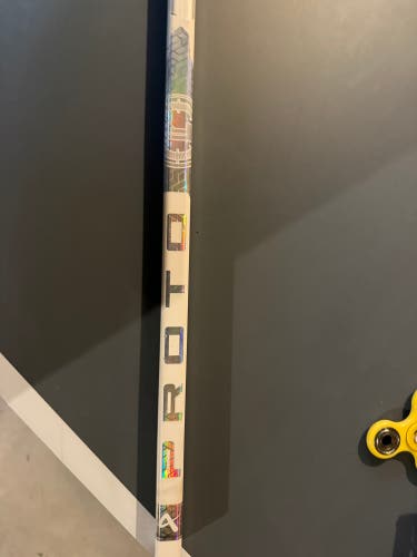 Junior Bauer Proto2 Right Handed Hockey Stick P28 (Used)