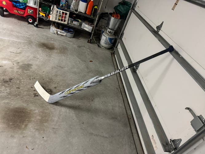 Senior Bauer M5 pro Regular Goalie Stick 26" Paddle (Used)