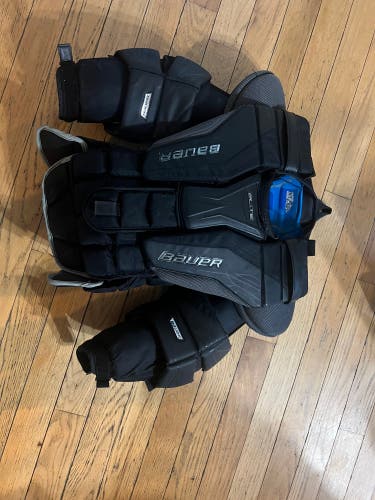 Large 2023 Bauer Elite Goalie Chest Protector (Used)