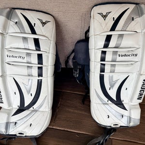 20" Vaughn Velocity V5 Goalie Leg Pads (Used)