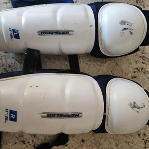 Junior Hespeler 11" Shin Pads (Used)