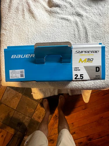 2024 Bauer Supreme M50 Pro Hockey Skates Regular Width Size 2.5 (New)