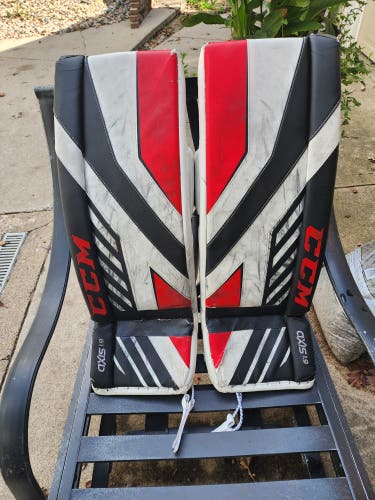 31" CCM Axis 1.9 Goalie Leg Pads (Used)