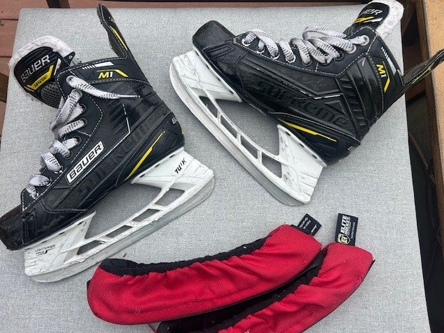 Bauer Supreme M1 Hockey Skates Regular Width Pro Stock Size 4.5 (Used)
