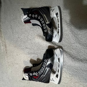 Bauer Vapor X60 Hockey Skates Regular Width Size 2 (New)