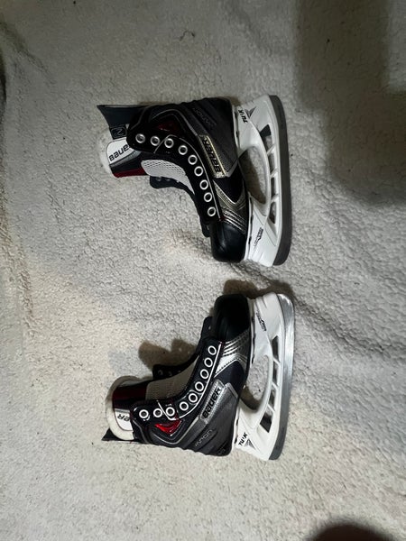 Bauer Vapor X60 Hockey Skates Regular Width Size 2 (New)