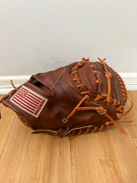 Nokona 33.5 Inch Catchers Mitt Walnut W-3350