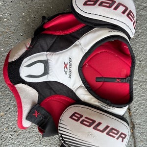 Small Junior Bauer Vapor X3.0 Shoulder Pads (Used)