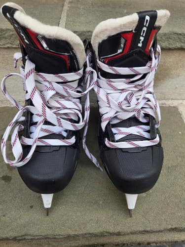 CCM EFLEX 6.9 Hockey Goalie Skates Regular Width 6 (Used)