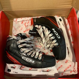CCM EFLEX 6.5 Hockey Goalie Skates Size 5 (Used)