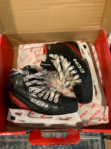 CCM EFLEX 6.5 Hockey Goalie Skates Size 5 (Used)