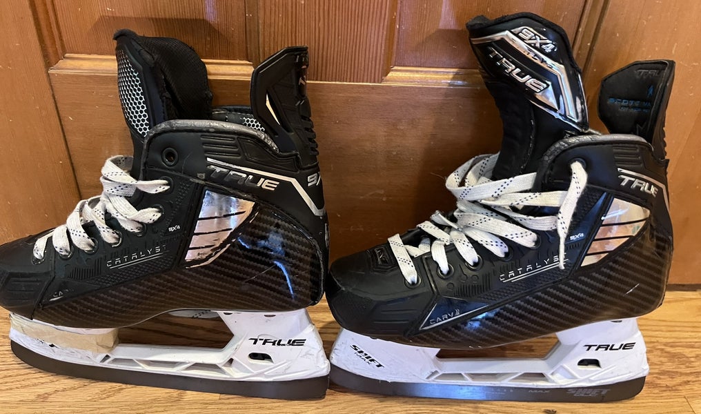 True Catalyst 9X4 Hockey Skates Size 3.5 (Used)