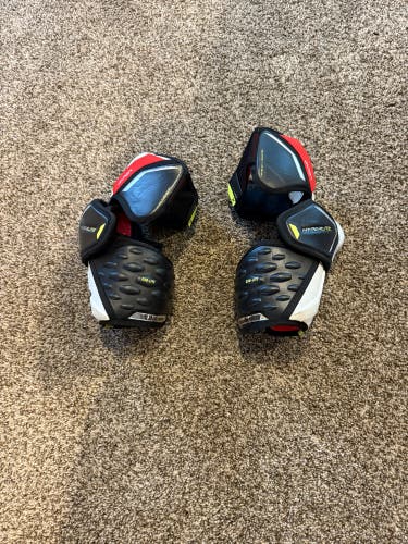 Intermediate Medium Bauer Vapor Hyperlite Elbow Pads (Used)