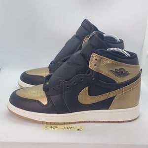 Nike Big Kids Air Jordan 1 Retro High OG Black Gold Shoe Size 5.5Y - FD1437-071 NEW