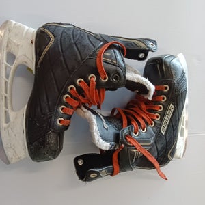 Bauer Nexus 400 Hockey Skates Size 2 (Used)